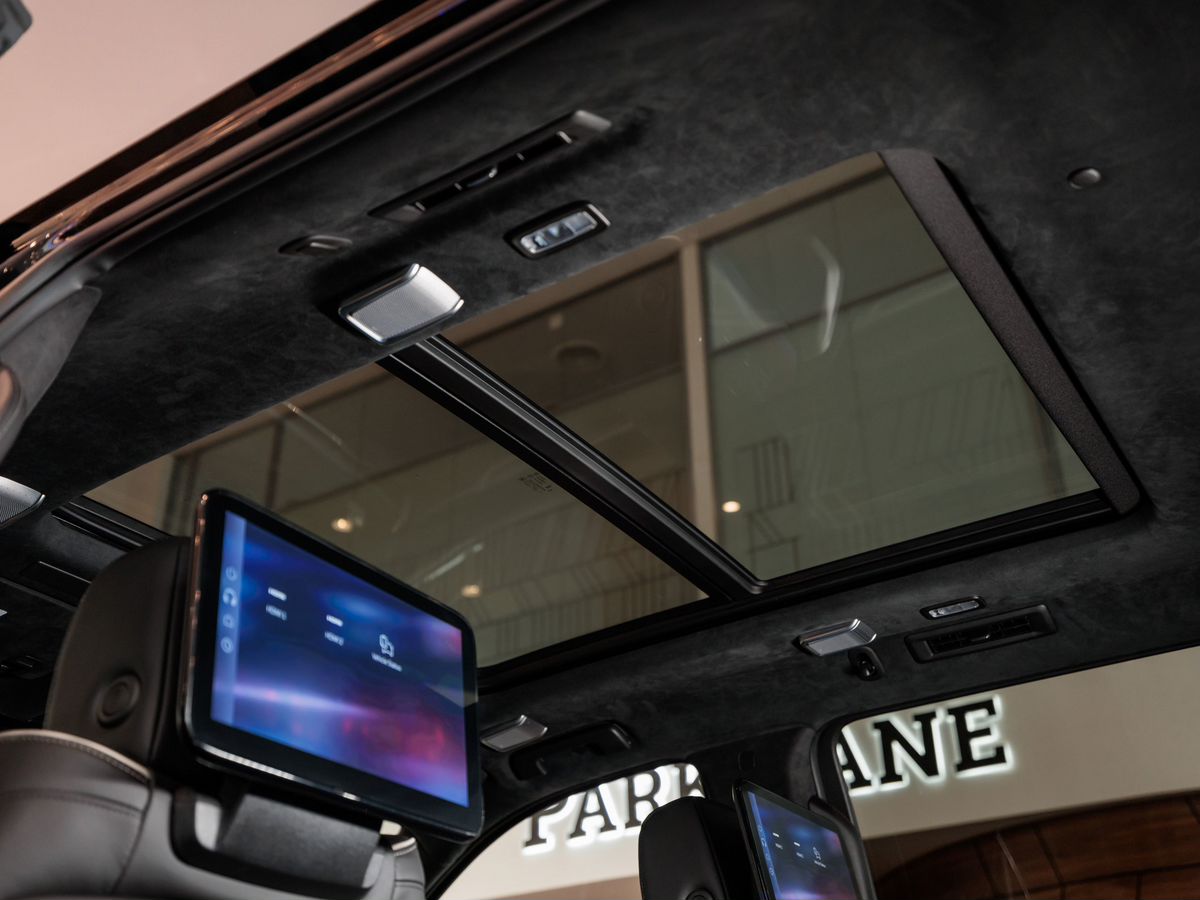 Cadillac Escalade-V I Рестайлинг ESV 6.2 AT (682 л.с.) 4WD