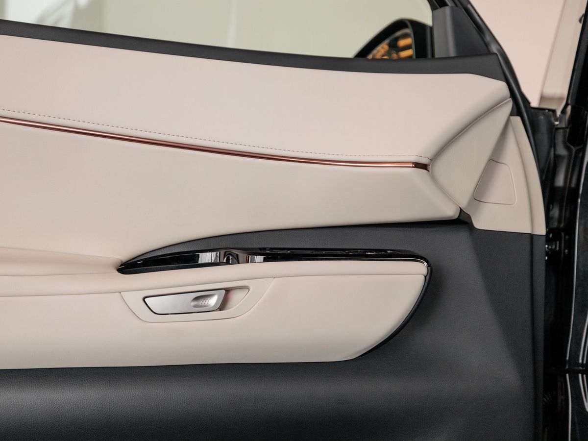 Lexus LM II 350h 2.5hyb CVT (250 л.с.) 4WD