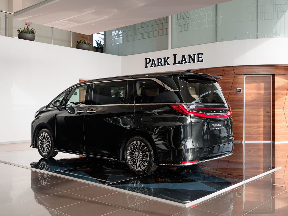 Lexus LM II 350h 2.5hyb CVT (250 л.с.) 4WD