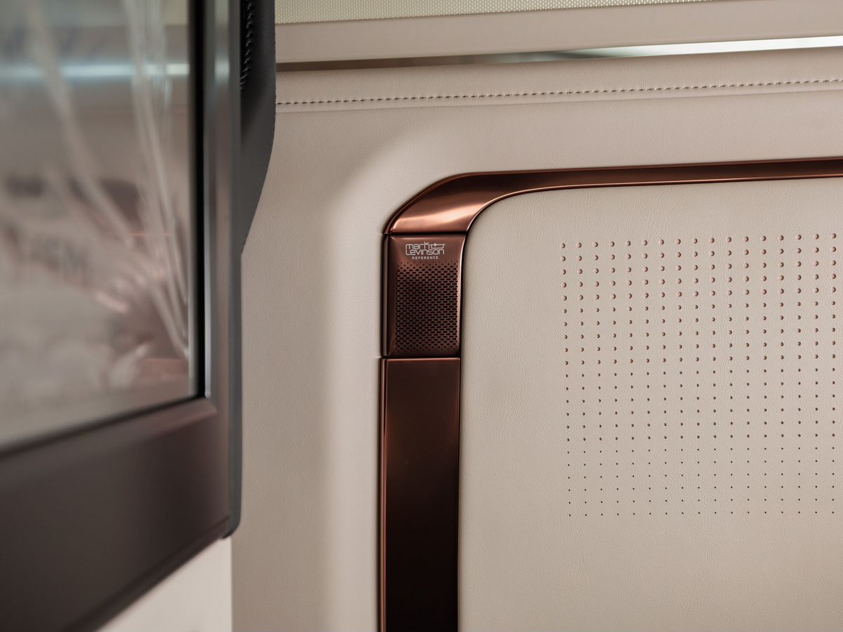 Lexus LM II 350h 2.5hyb CVT (250 л.с.) 4WD