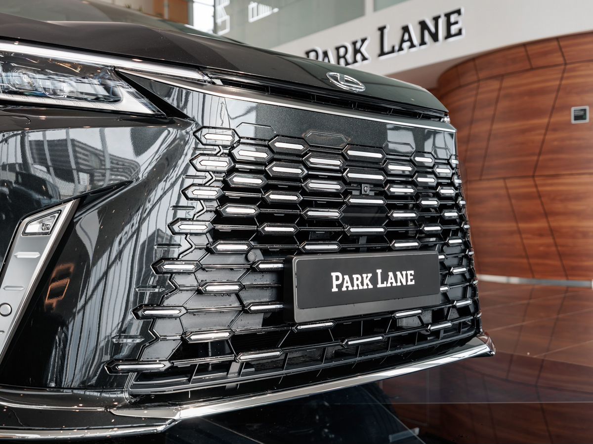 Lexus LM II 350h 2.5hyb CVT (250 л.с.) 4WD