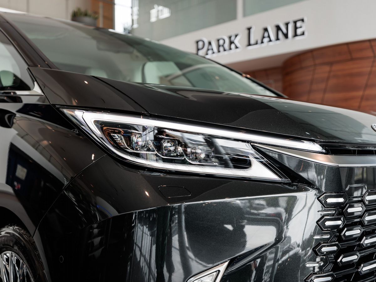 Lexus LM II 350h 2.5hyb CVT (250 л.с.) 4WD