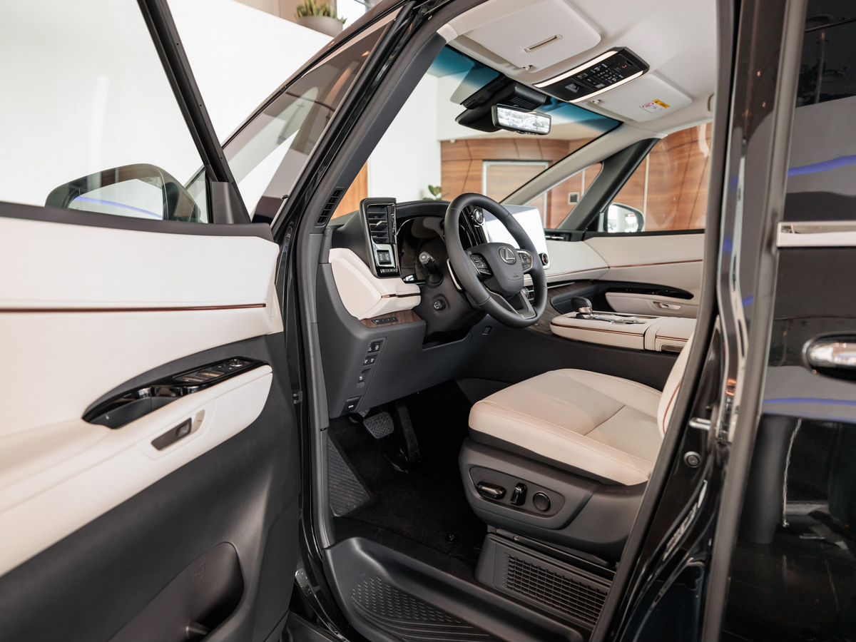 Lexus LM II 350h 2.5hyb CVT (250 л.с.) 4WD