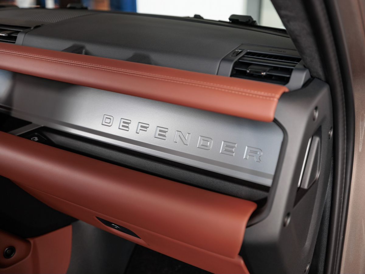 Land Rover Defender II Octa 4.4 AT (635 л.с.) 4WD