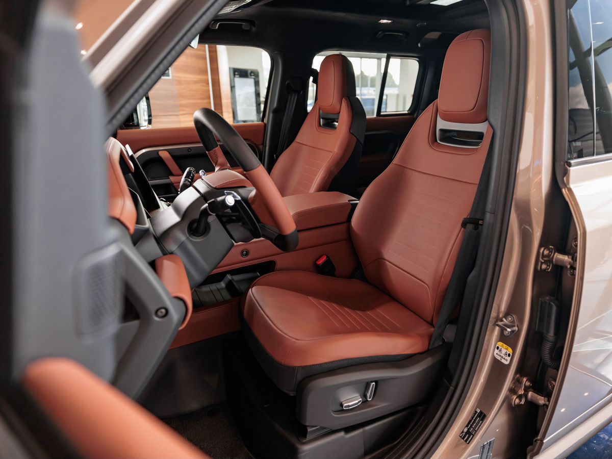 Land Rover Defender II Octa 4.4 AT (635 л.с.) 4WD