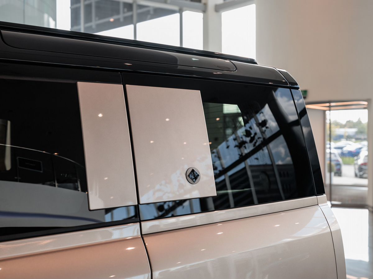 Land Rover Defender II Octa 4.4 AT (635 л.с.) 4WD