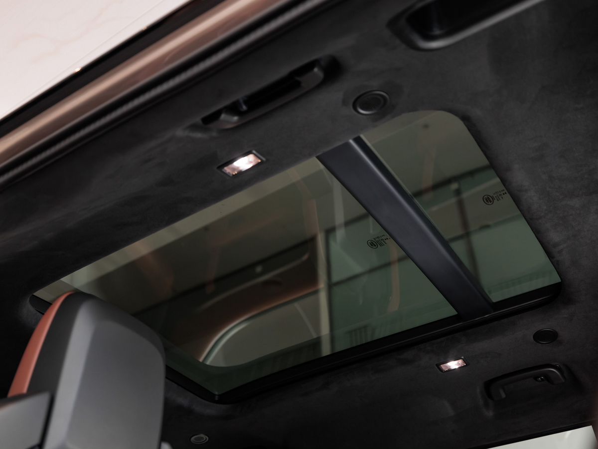 Land Rover Defender II Octa 4.4 AT (635 л.с.) 4WD