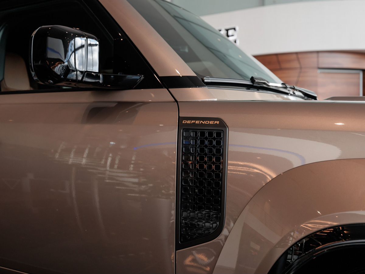 Land Rover Defender II Octa 4.4 AT (635 л.с.) 4WD