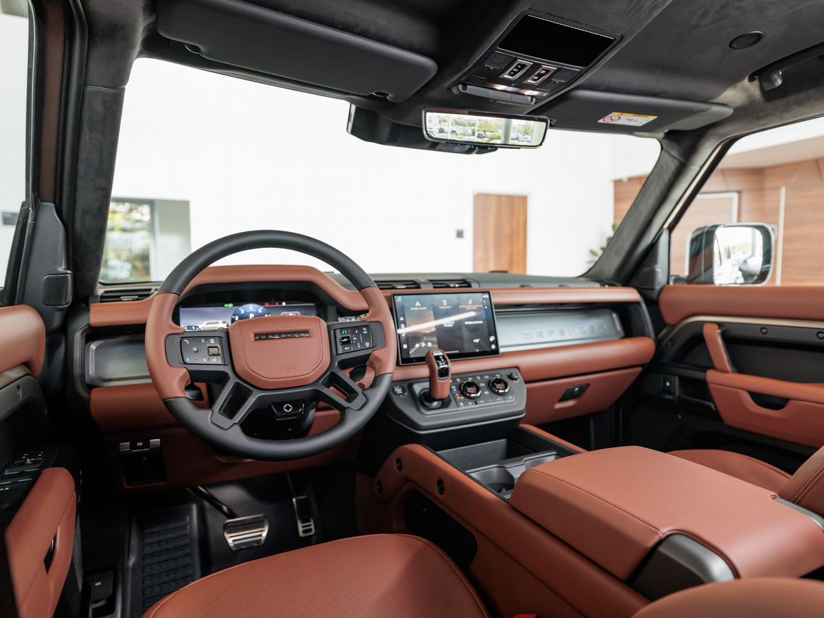 Land Rover Defender II Octa 4.4 AT (635 л.с.) 4WD