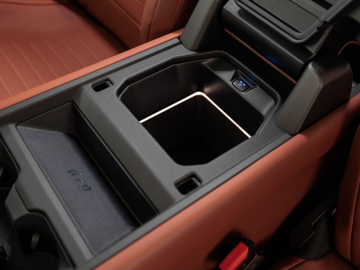 Land Rover Defender II Octa 4.4 AT (635 л.с.) 4WD