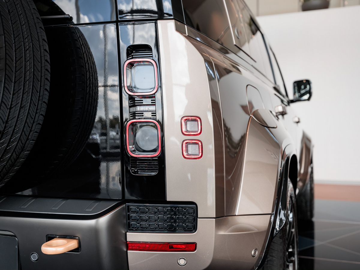 Land Rover Defender II Octa 4.4 AT (635 л.с.) 4WD