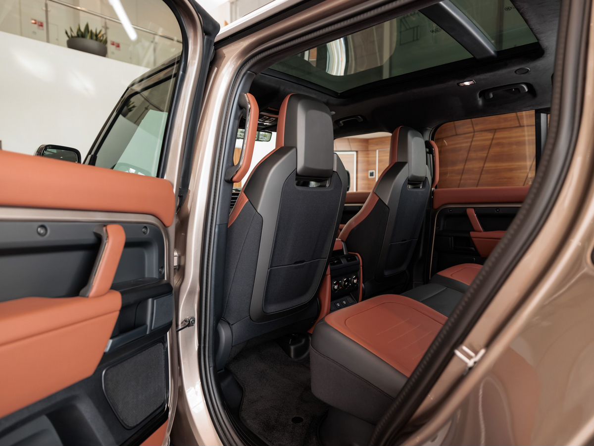 Land Rover Defender II Octa 4.4 AT (635 л.с.) 4WD