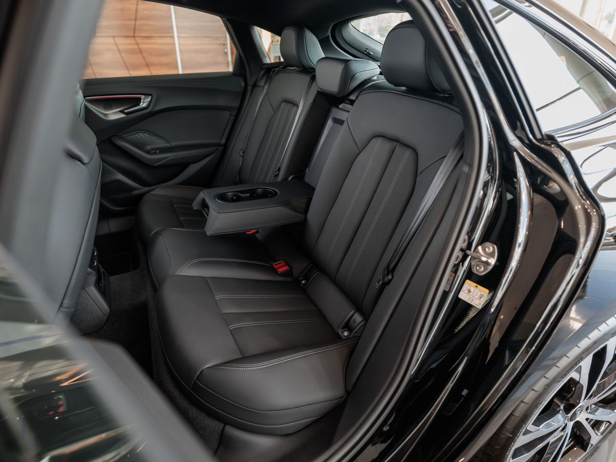 Audi A5 III (B10) 2.0 AMT (204 л.с.) 4WD