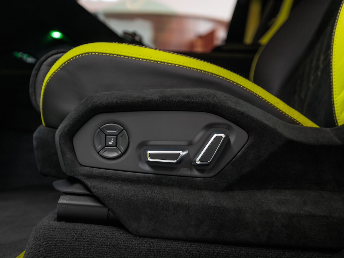 Lamborghini Urus I Рестайлинг Performante 4.0 AT (666 л.с.) 4WD