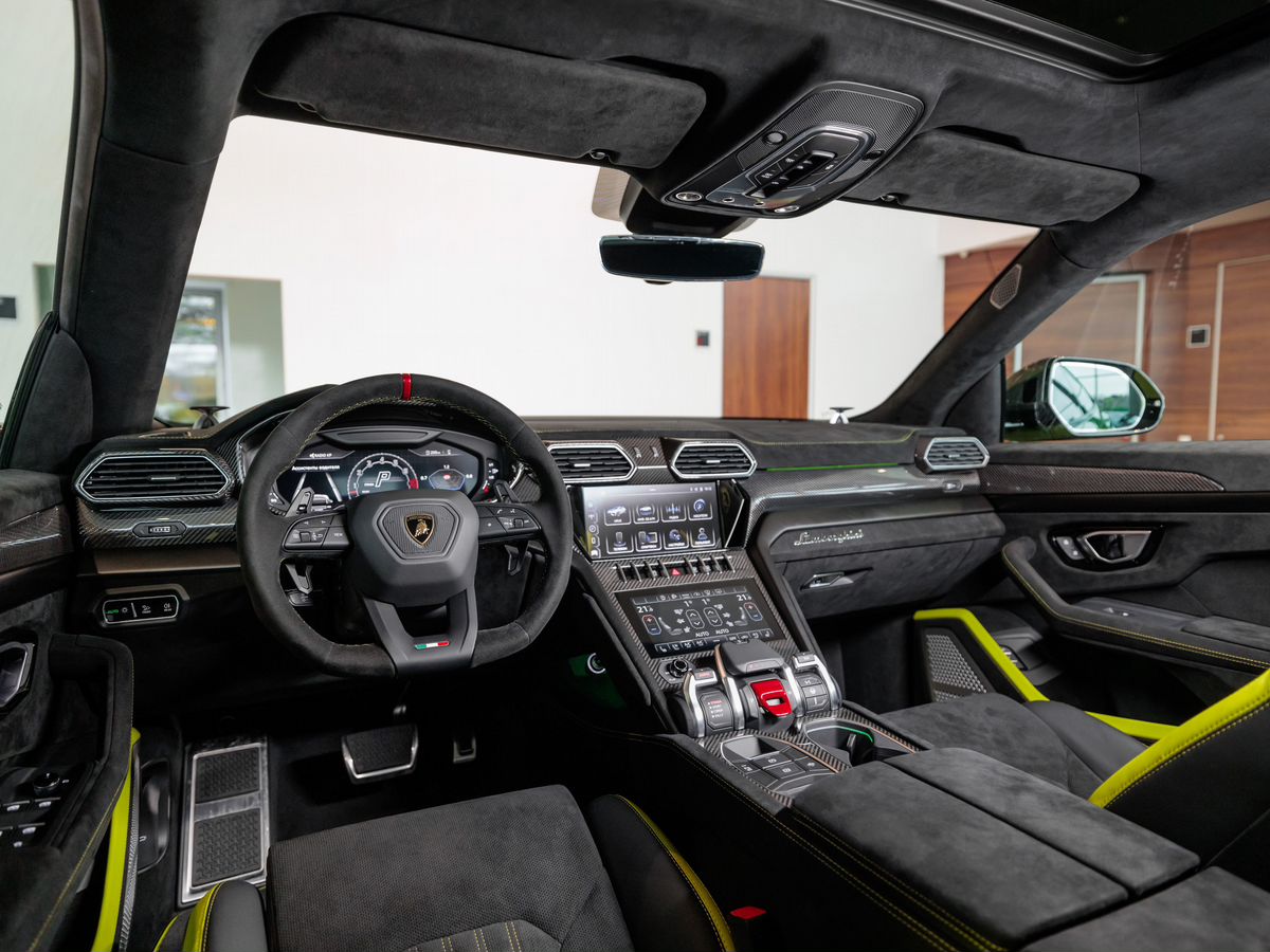 Lamborghini Urus I Рестайлинг Performante 4.0 AT (666 л.с.) 4WD