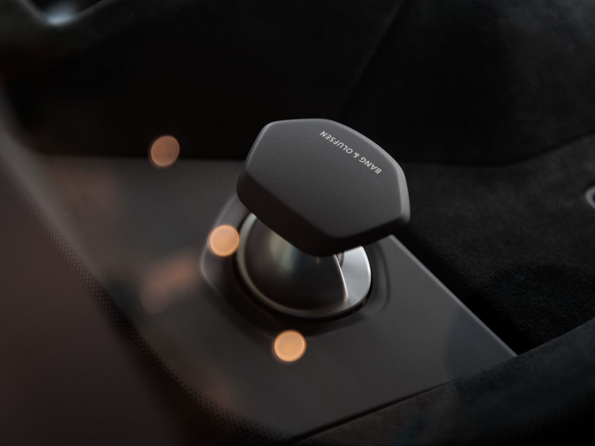 Lamborghini Urus I Рестайлинг Performante 4.0 AT (666 л.с.) 4WD