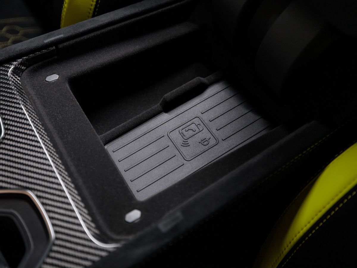 Lamborghini Urus I Рестайлинг Performante 4.0 AT (666 л.с.) 4WD