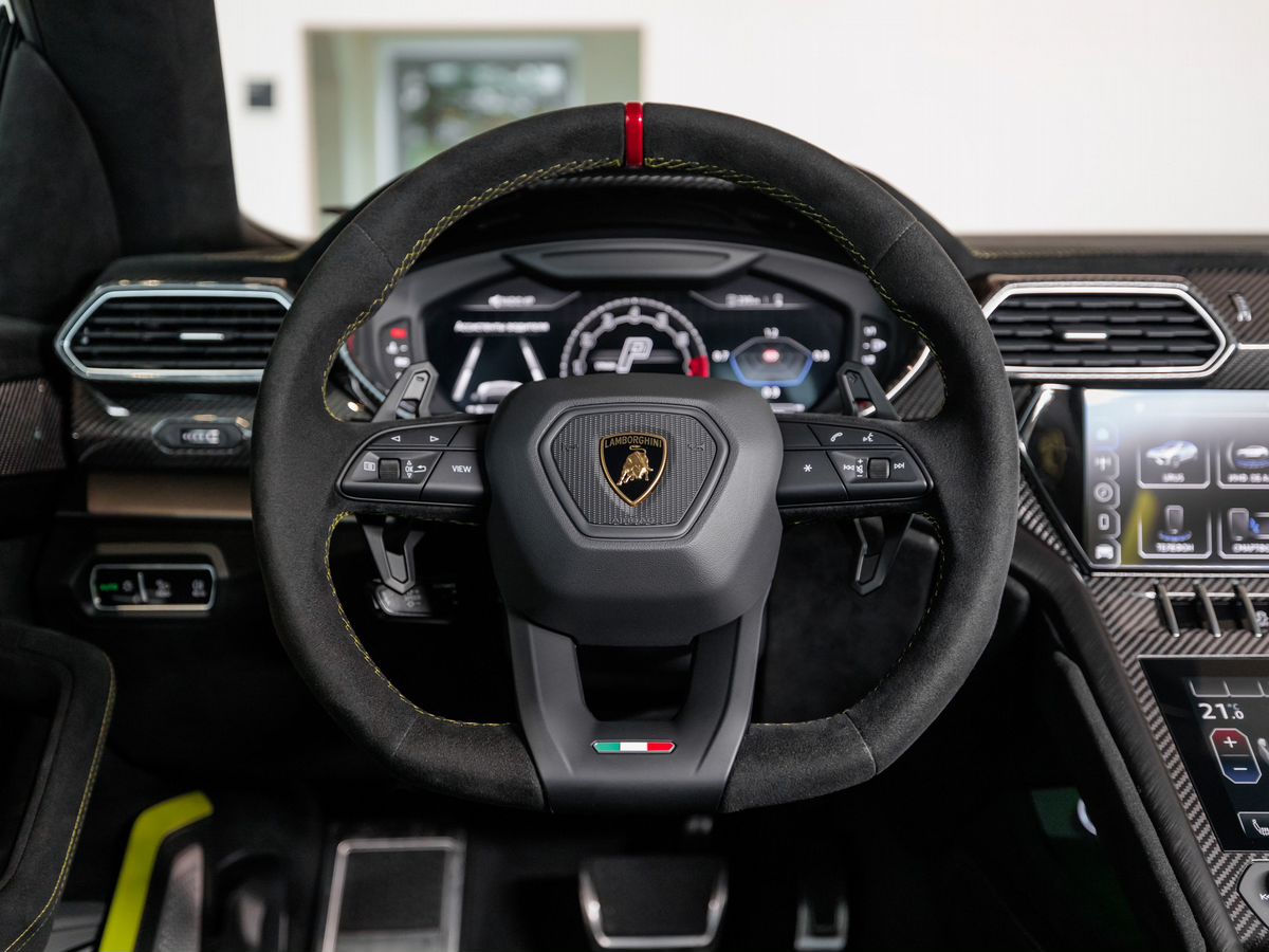 Lamborghini Urus I Рестайлинг Performante 4.0 AT (666 л.с.) 4WD