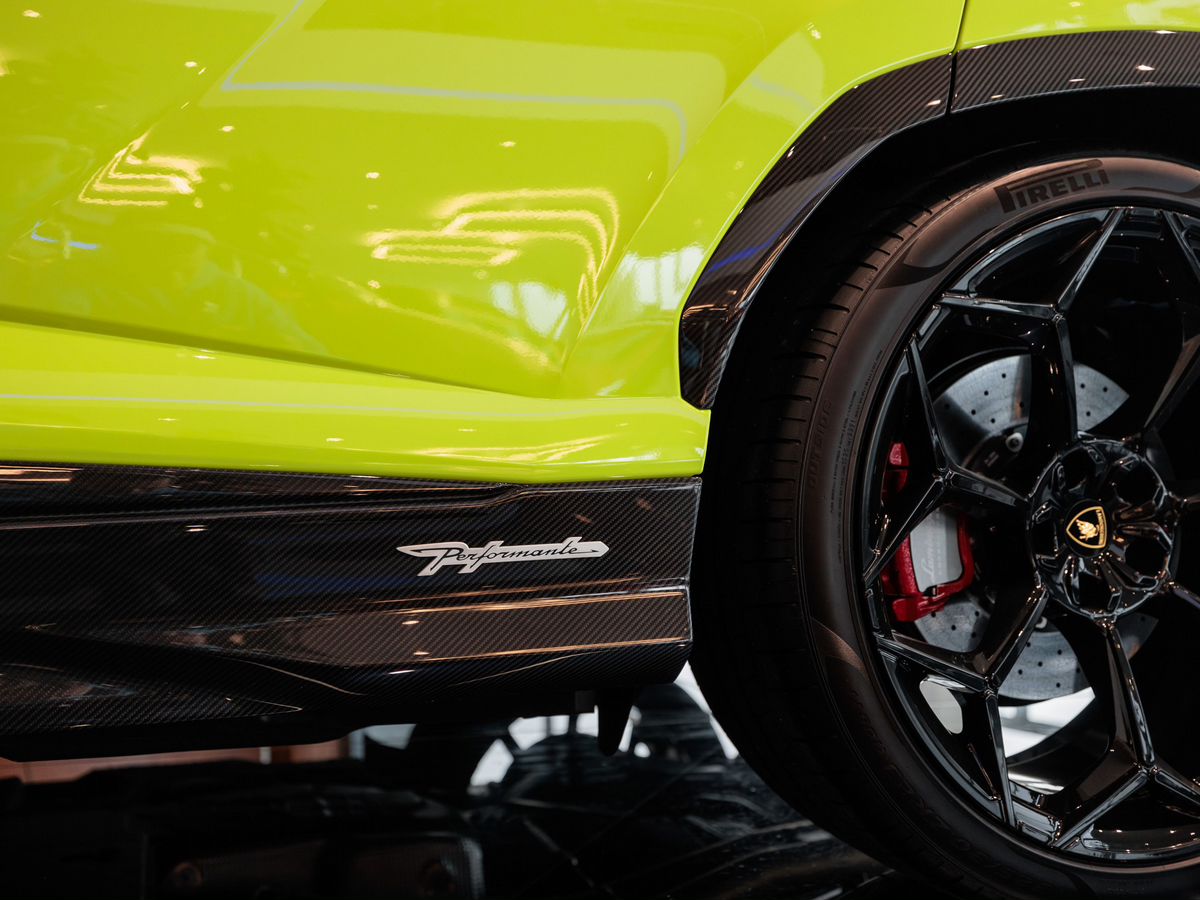 Lamborghini Urus I Рестайлинг Performante 4.0 AT (666 л.с.) 4WD