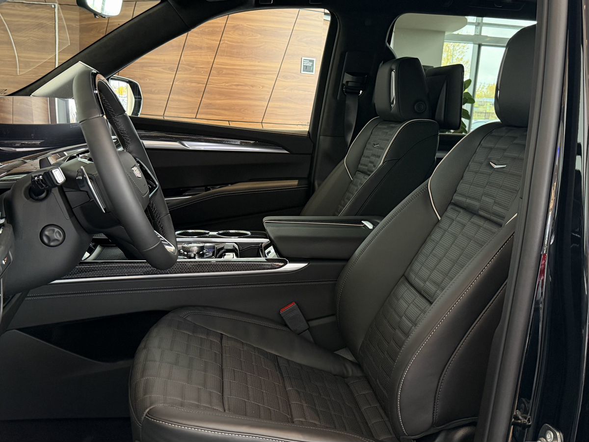 Cadillac Escalade-V I Рестайлинг ESV 6.2 AT (682 л.с.) 4WD