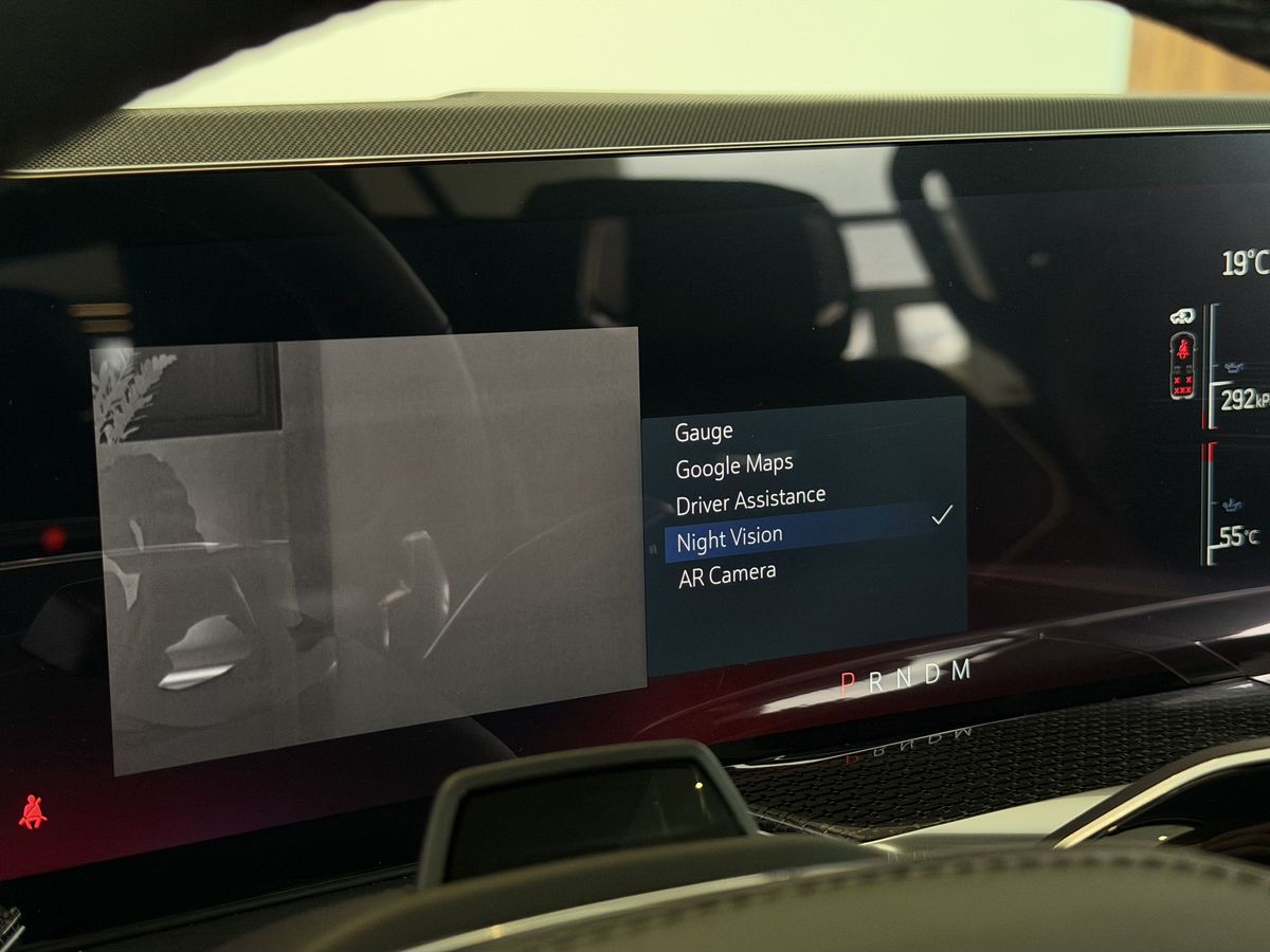 Cadillac Escalade-V I Рестайлинг ESV 6.2 AT (682 л.с.) 4WD