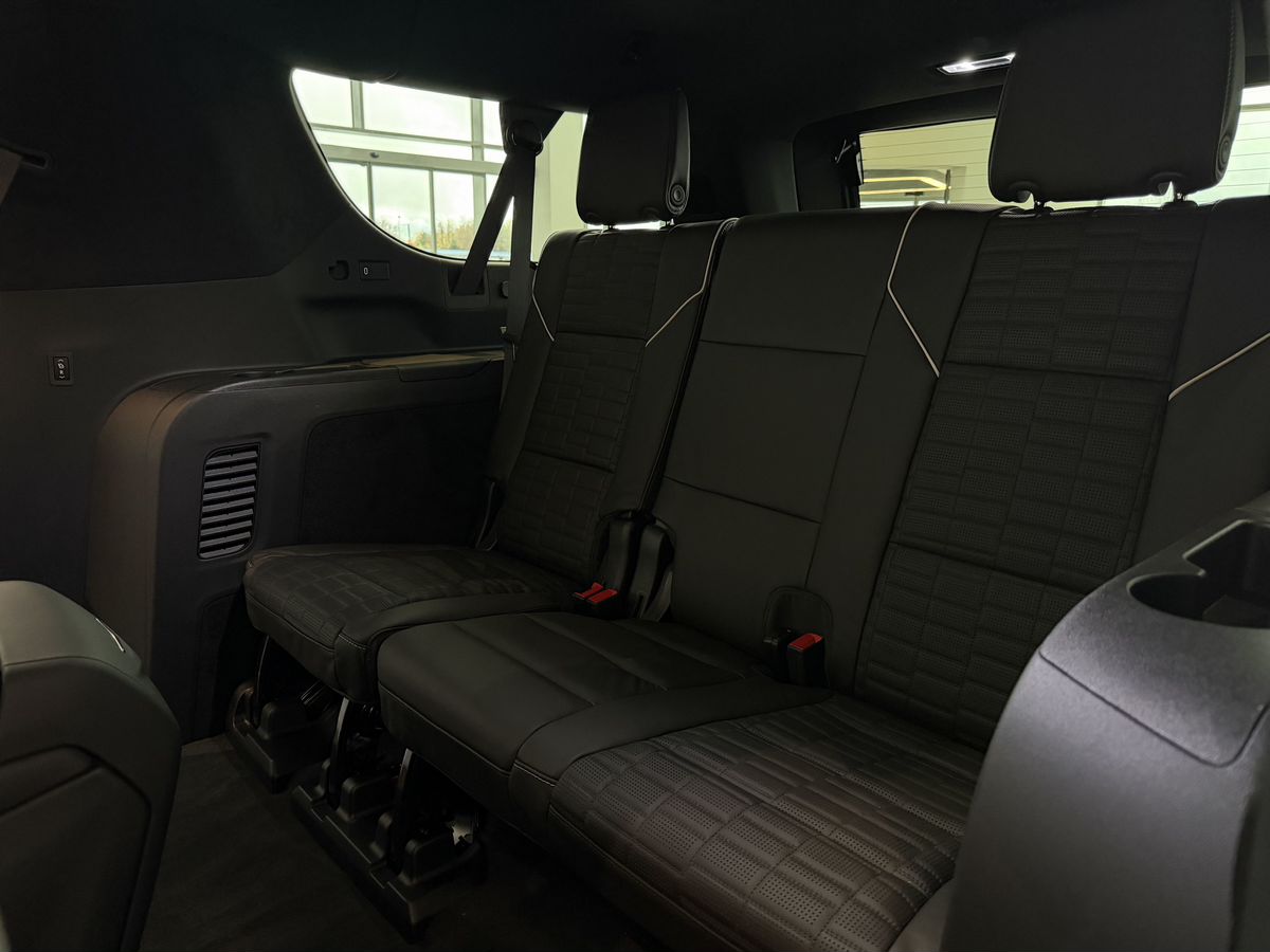 Cadillac Escalade-V I Рестайлинг ESV 6.2 AT (682 л.с.) 4WD