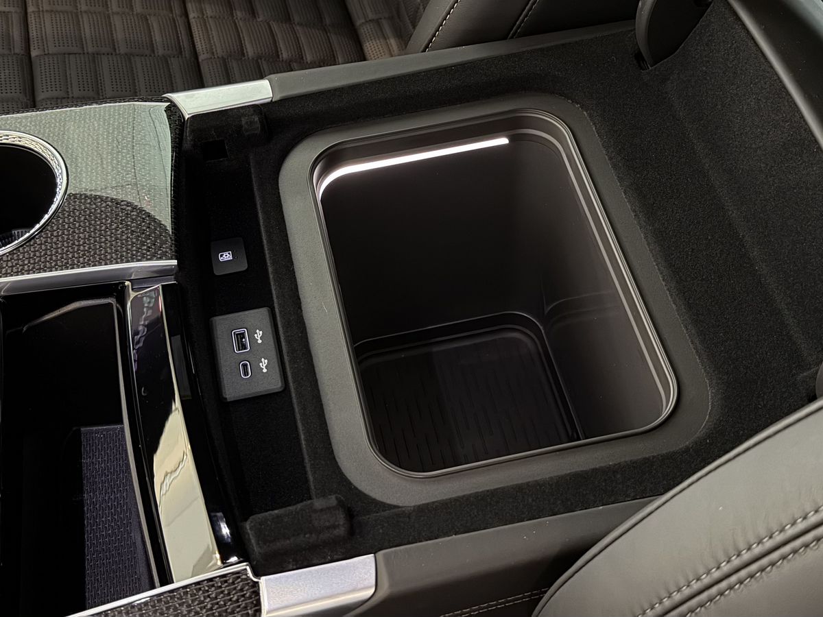 Cadillac Escalade-V I Рестайлинг ESV 6.2 AT (682 л.с.) 4WD