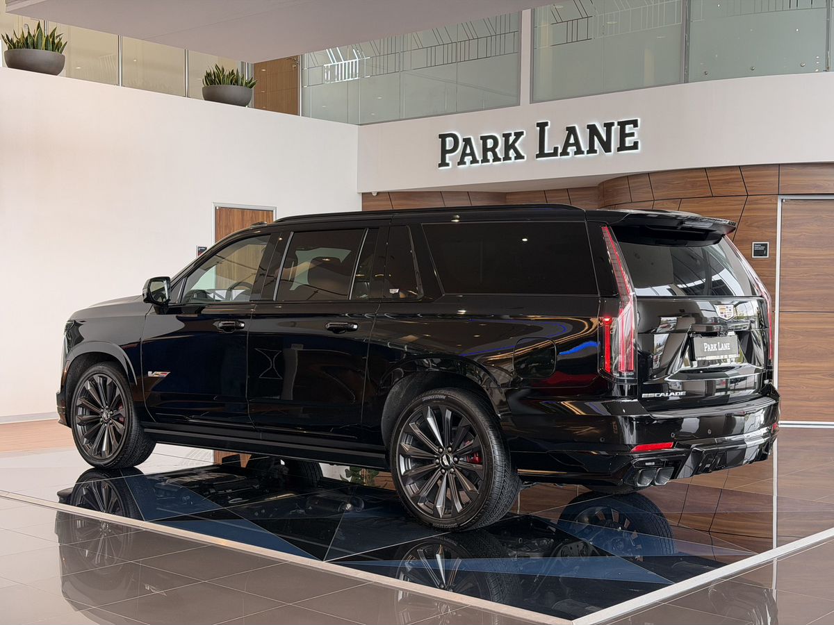 Cadillac Escalade-V I Рестайлинг ESV 6.2 AT (682 л.с.) 4WD