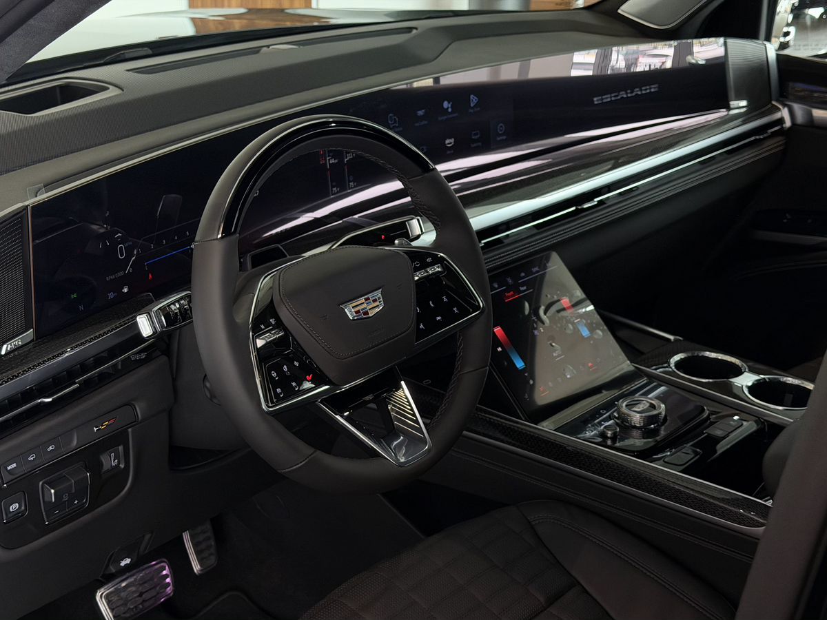 Cadillac Escalade-V I Рестайлинг ESV 6.2 AT (682 л.с.) 4WD