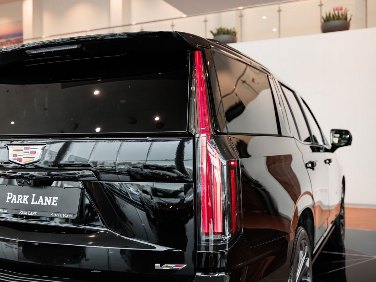 Cadillac Escalade-V I Рестайлинг 6.2 AT (682 л.с.) 4WD