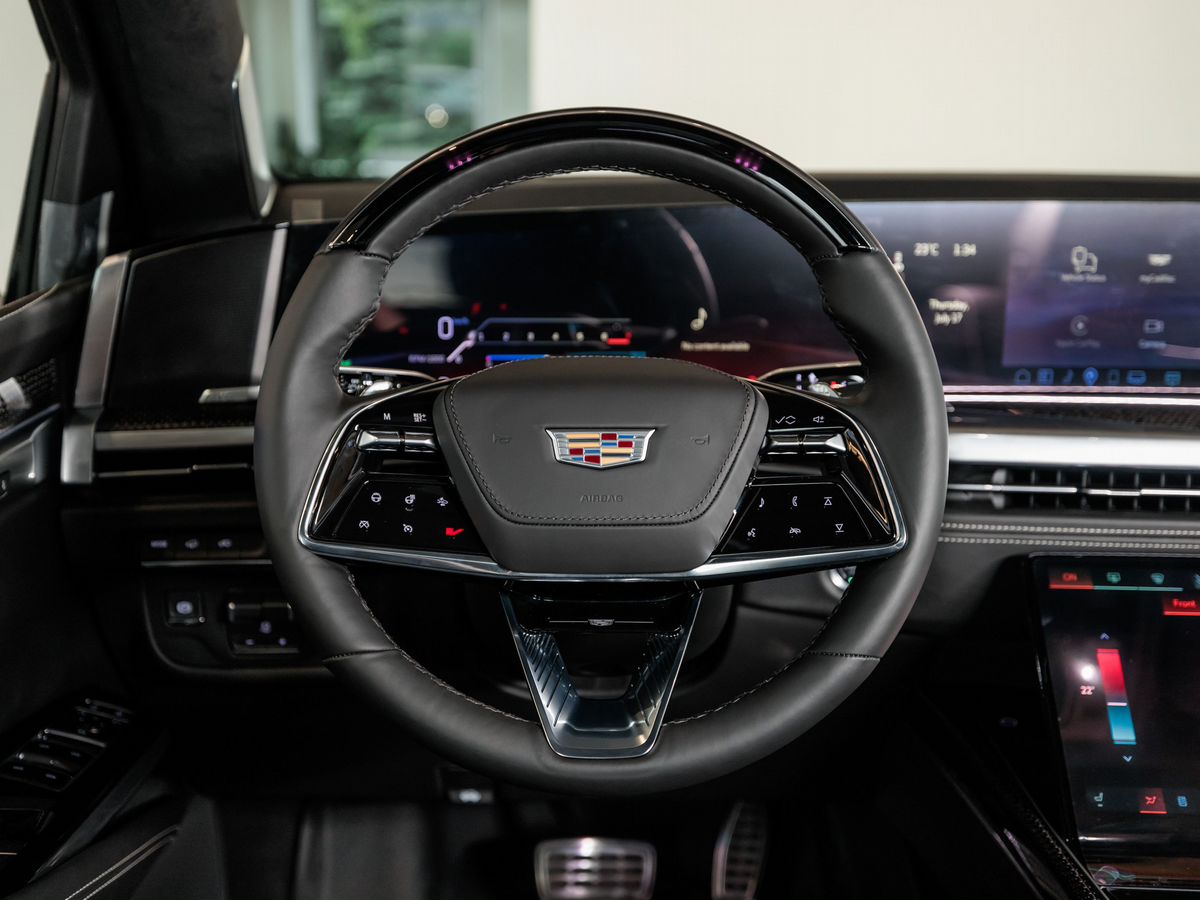 Cadillac Escalade-V I Рестайлинг 6.2 AT (682 л.с.) 4WD