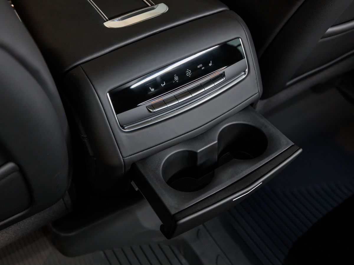 Cadillac Escalade-V I Рестайлинг 6.2 AT (682 л.с.) 4WD