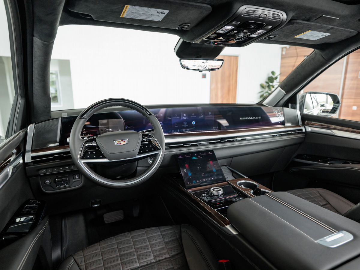 Cadillac Escalade V Рестайлинг 6.2 AT (420 л.с.) 4WD