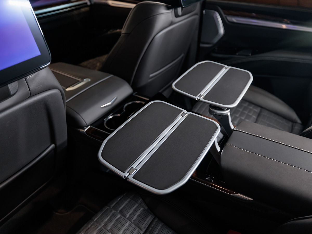 Cadillac Escalade V Рестайлинг 6.2 AT (420 л.с.) 4WD