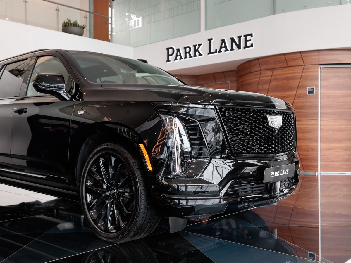 Cadillac Escalade V Рестайлинг 6.2 AT (420 л.с.) 4WD