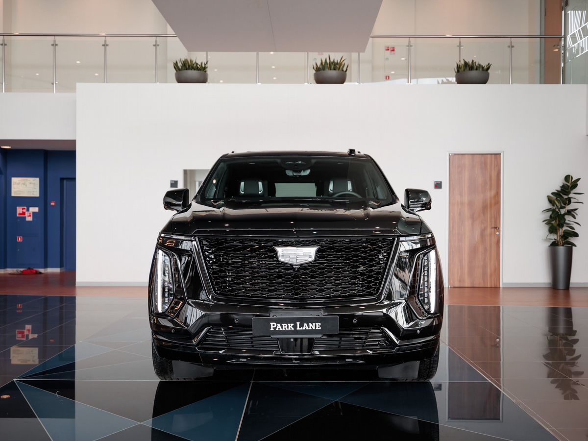 Cadillac Escalade V Рестайлинг 6.2 AT (420 л.с.) 4WD
