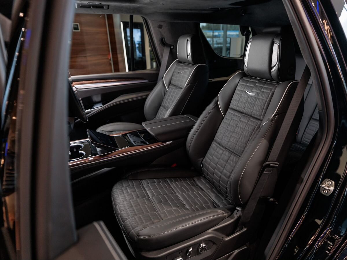 Cadillac Escalade V Рестайлинг 6.2 AT (420 л.с.) 4WD