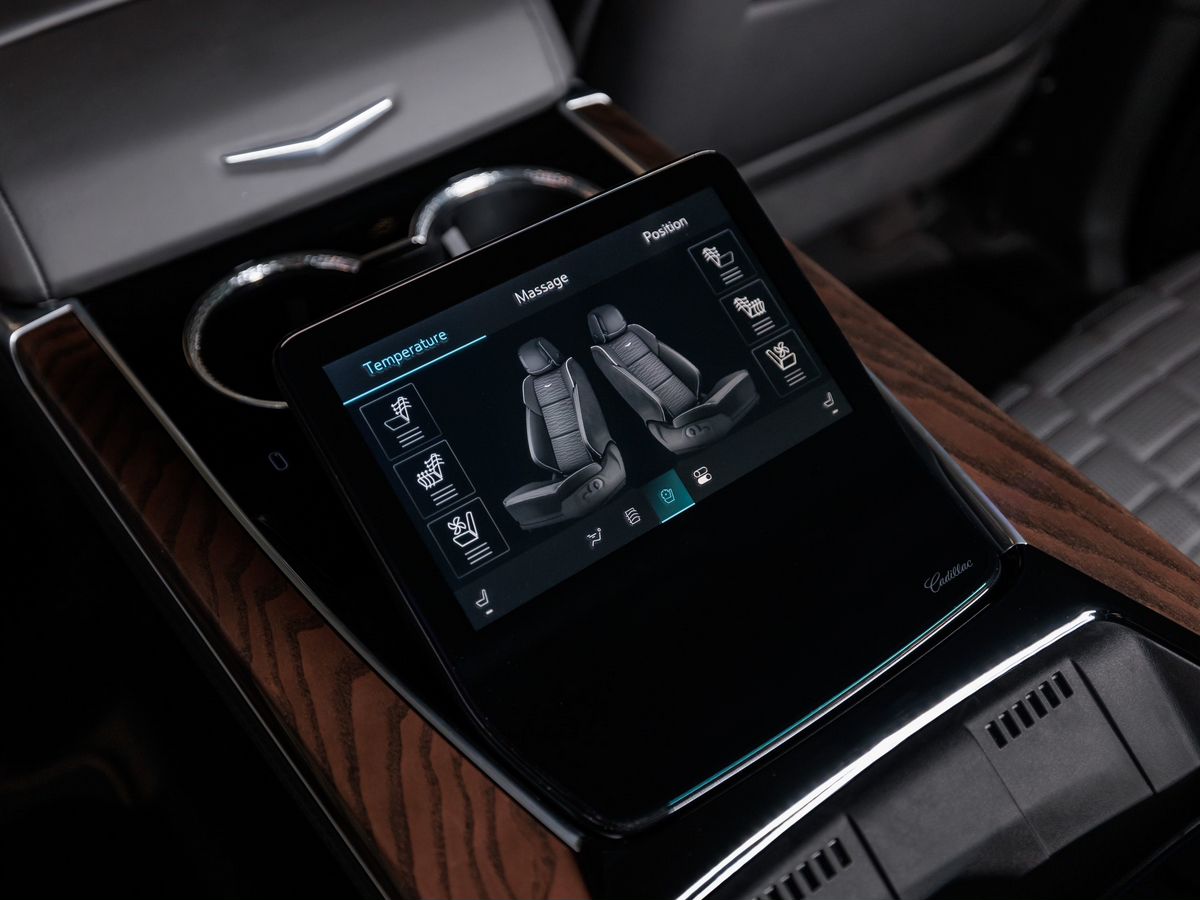 Cadillac Escalade V Рестайлинг 6.2 AT (420 л.с.) 4WD