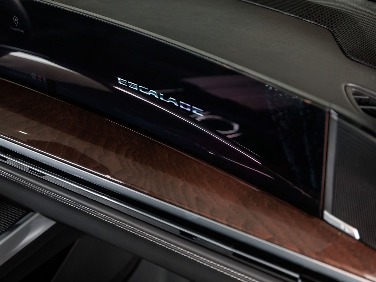 Cadillac Escalade V Рестайлинг 6.2 AT (420 л.с.) 4WD