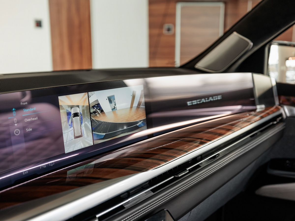 Cadillac Escalade V Рестайлинг ESV 6.2 AT (420 л.с.) 4WD