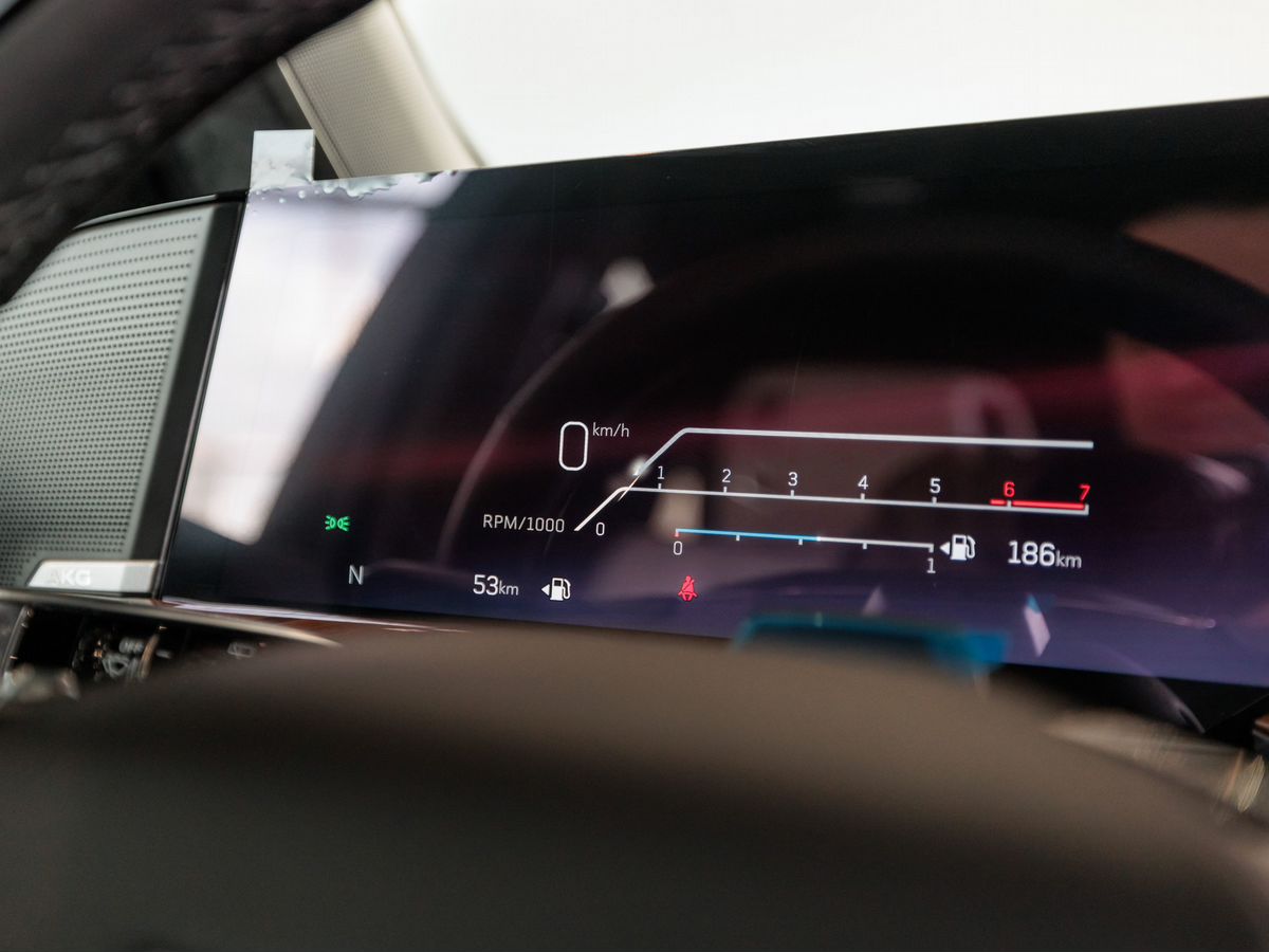 Cadillac Escalade V Рестайлинг ESV 6.2 AT (420 л.с.) 4WD