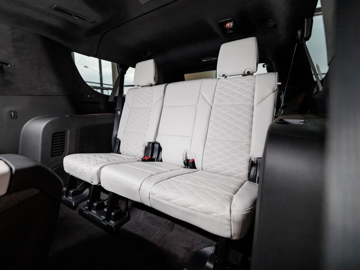 Cadillac Escalade V Рестайлинг ESV 6.2 AT (420 л.с.) 4WD