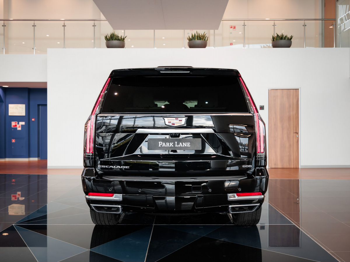 Cadillac Escalade V Рестайлинг ESV 6.2 AT (420 л.с.) 4WD