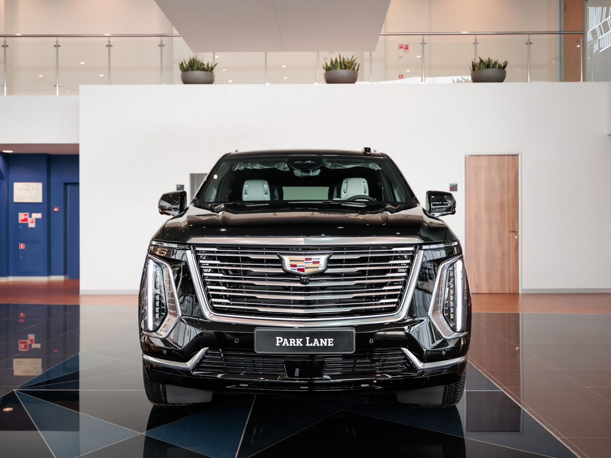 Cadillac Escalade V Рестайлинг ESV 6.2 AT (420 л.с.) 4WD