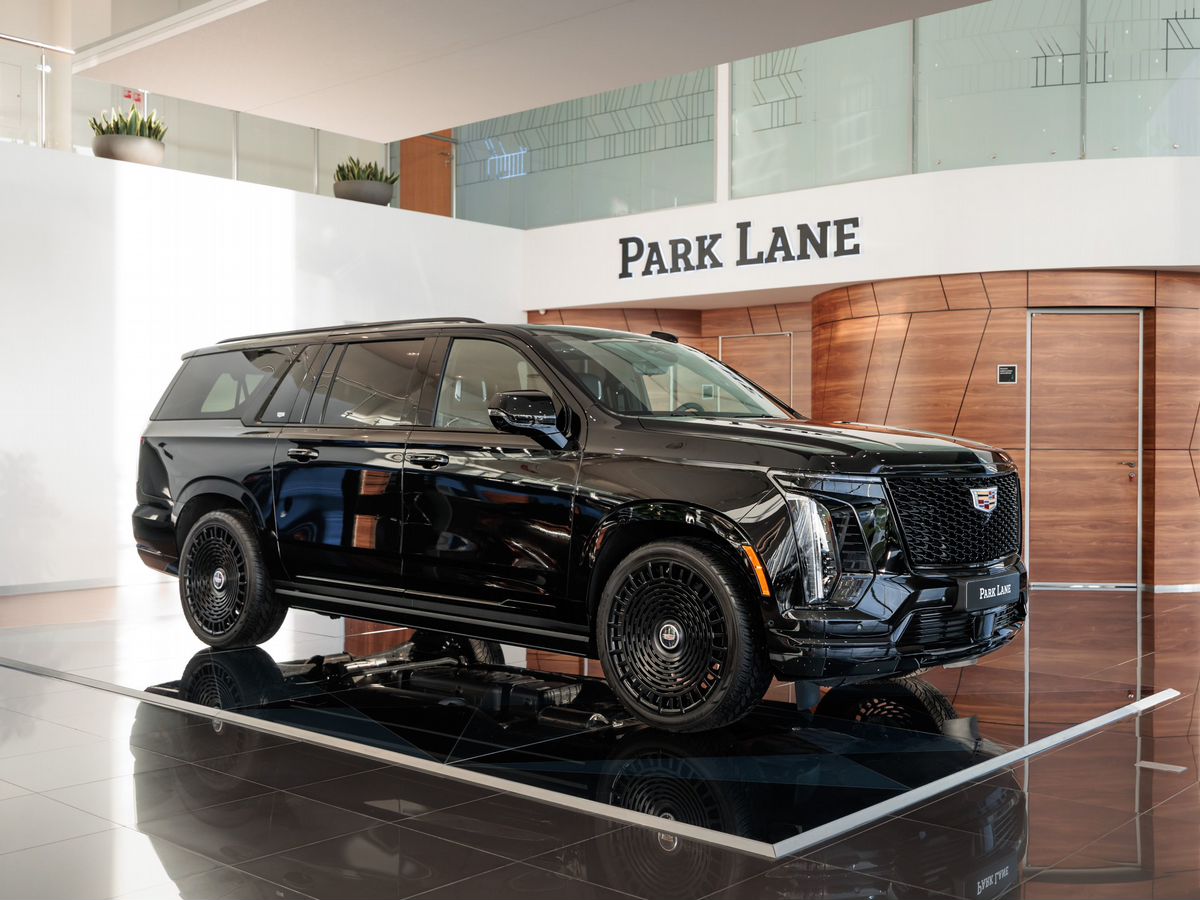 Cadillac Escalade V Рестайлинг ESV 6.2 AT (420 л.с.) 4WD