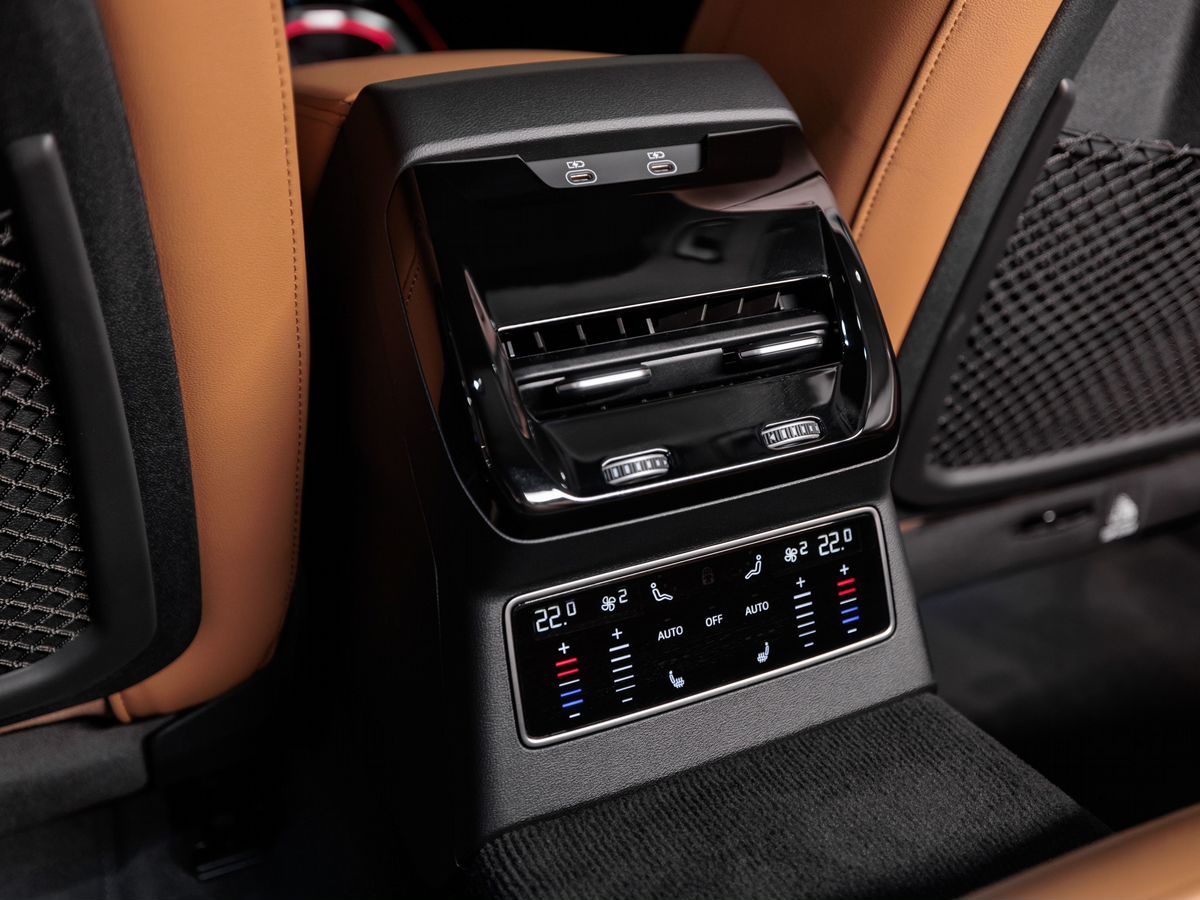 Audi A6 VI (C9) 3.0 AMT (367 л.с.) 4WD