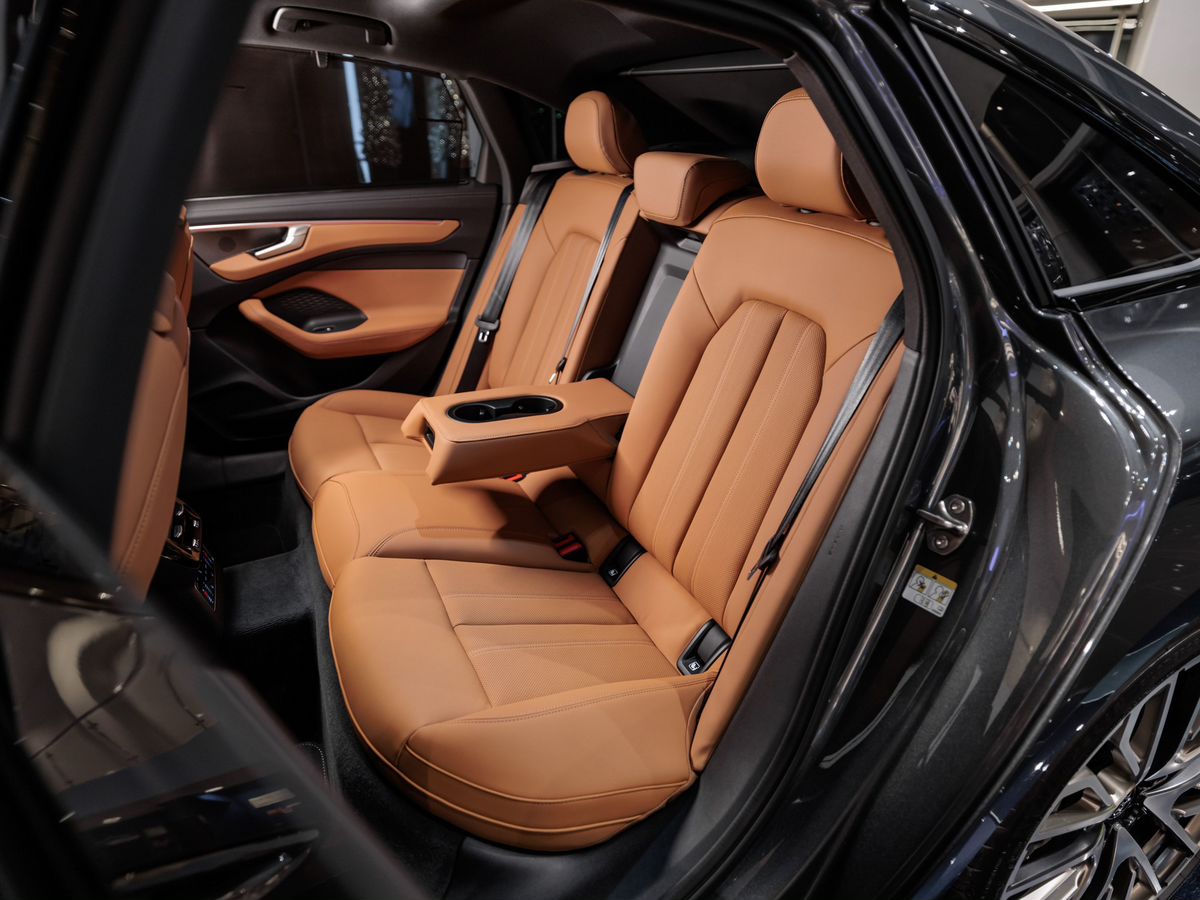 Audi A6 VI (C9) 3.0 AMT (367 л.с.) 4WD