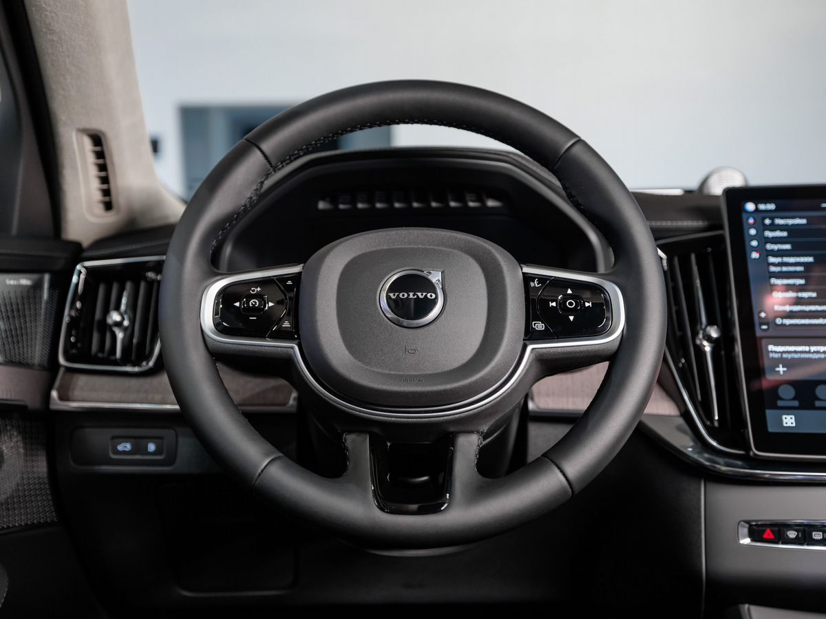 Volvo XC90 II Рестайлинг 2 T8 2.0hyb AT (455 л.с.) 4WD