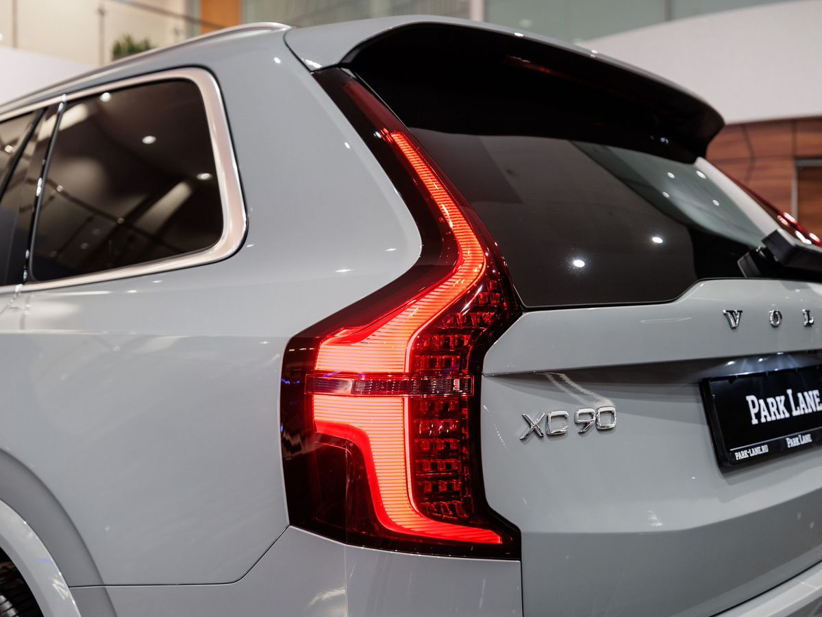 Volvo XC90 II Рестайлинг 2 T8 2.0hyb AT (455 л.с.) 4WD