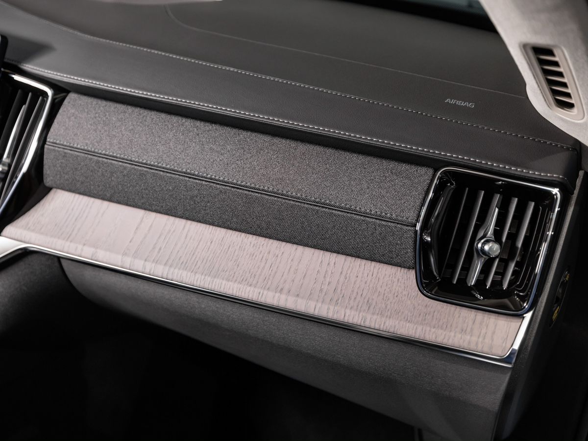 Volvo XC90 II Рестайлинг 2 T8 2.0hyb AT (455 л.с.) 4WD